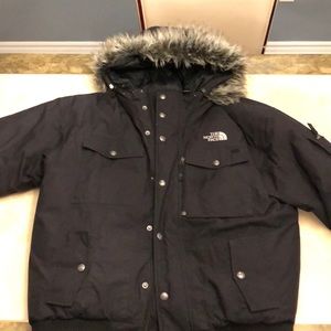 Men’s North Face winter jacket. Size Large. Used.